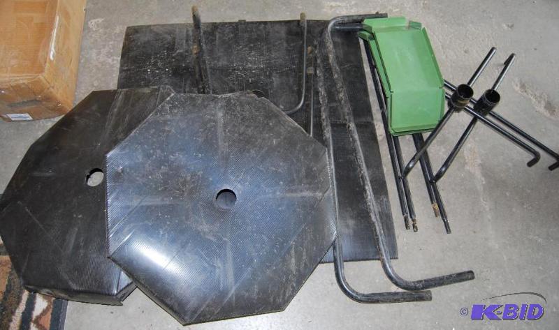 lot 52 image: Compost Tumbler, heavy duty steel frame, blac...