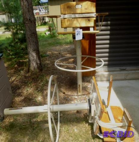 lot 27 image: Set of - &nbsp2 Shore Station Brand Dock Mou...