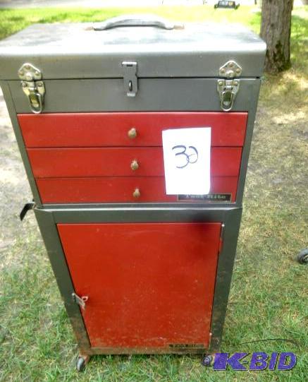 lot 32 image: Test Rite Brand Stackable 3 Drawer2 Door Met...