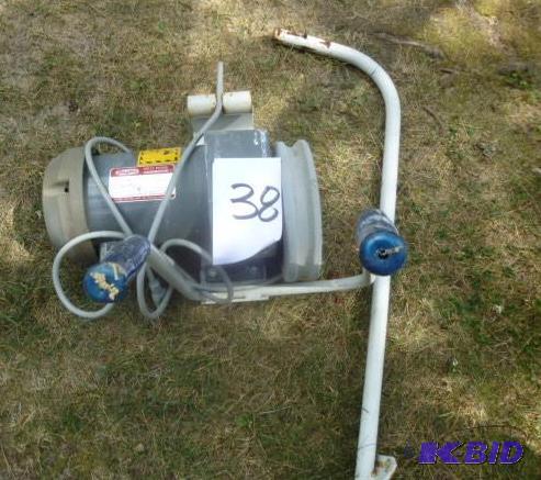lot 38 image: Dayton Split Phase 13 hp Boat Lift Gear Moto...