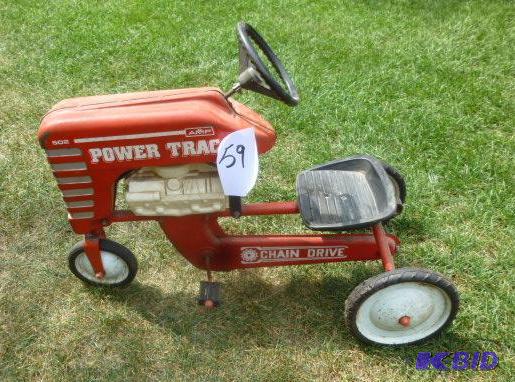 lot 59 image: AMF Power Trac 502 Antique Pedal Tractor Fron...