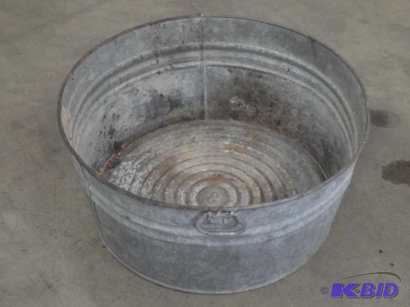 Large Galvanized Wash Tub...