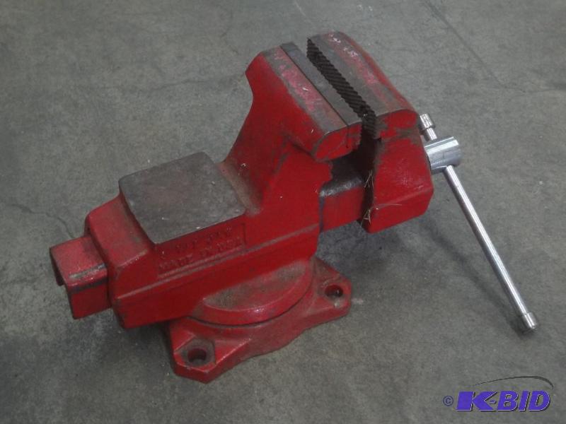 Bench Vise With 4&quot Jaw...