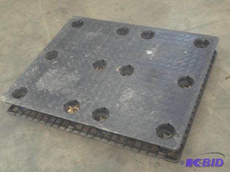 Heavy Duty Plastic Pallet With 2-Way Fork Poc...