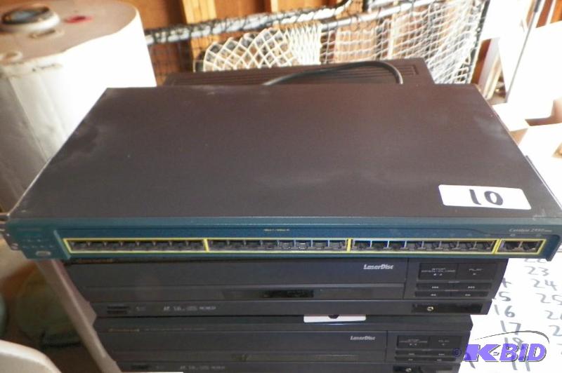 lot 10 image: Sisco Systems Catalyst 2950