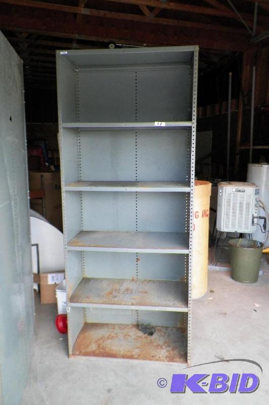 lot 17 image: Metal Shelf