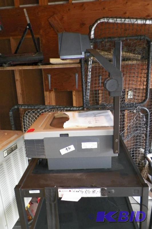 lot 46 image: 3M Overhead Projector Works Needs Bulb Model No. 9060