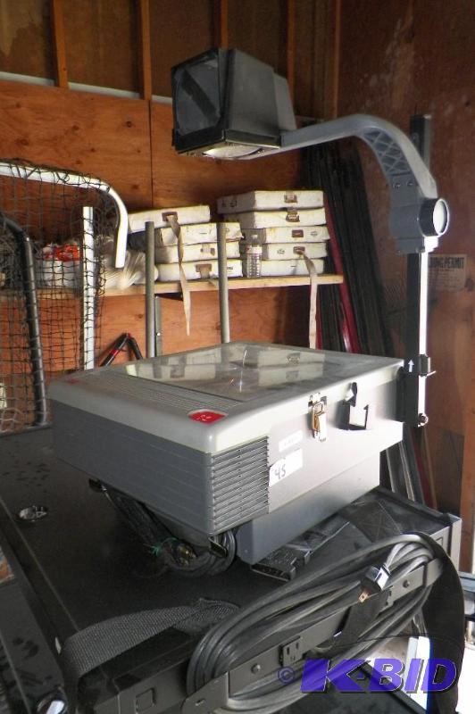 lot 47 image: 3M Overhead Projector Works Needs Bulb Model No. 9060
