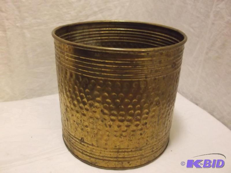 Large solid brass container measuring 9 34&q...