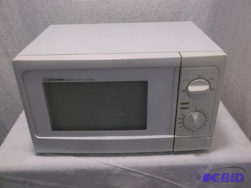 Emerson microwave oven good clean unit tested...