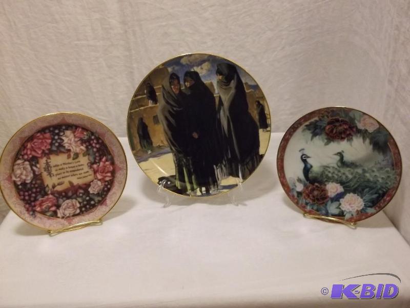 Lot with 3 collector plates 1 being Burlingto...