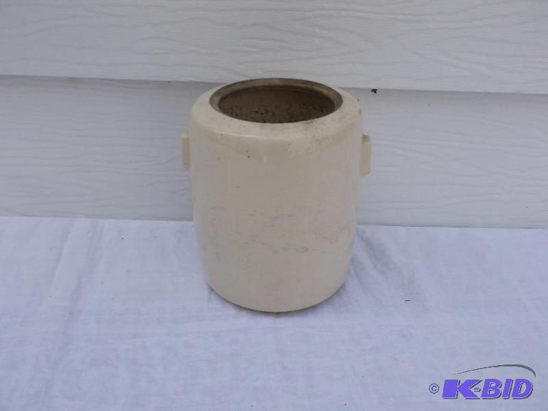 Collectable Mc Coy flower pot measuring 6 12...