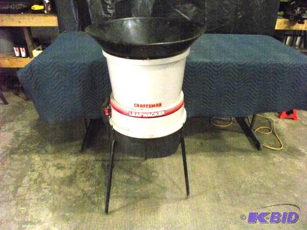 Craftsman Leaf Wacker   Mulches leaves  Stand...