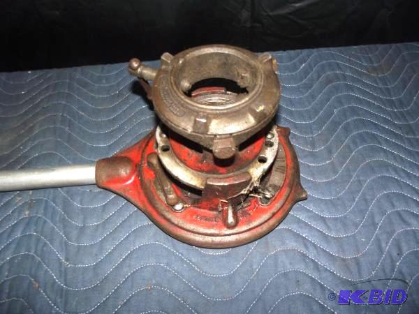 (2) Pipe Threaders   (1) Smaller one  (1) Lar...
