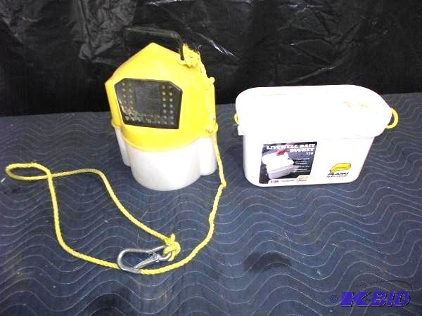 (2) Bait Buckets...