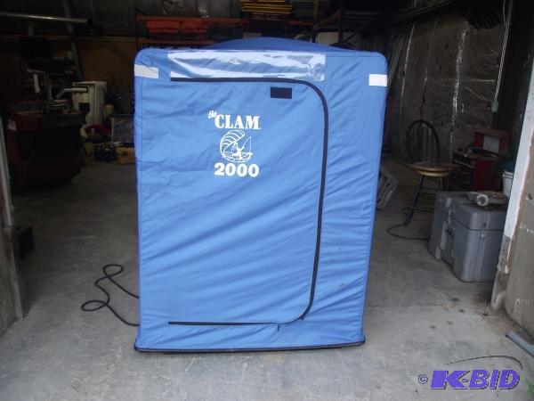 The Clam 2000 Fish House   4 x 6 when set up ...