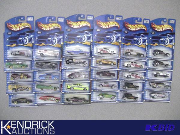 Lot of 30 - 2001 New Old Stock Carded Hot Wheels