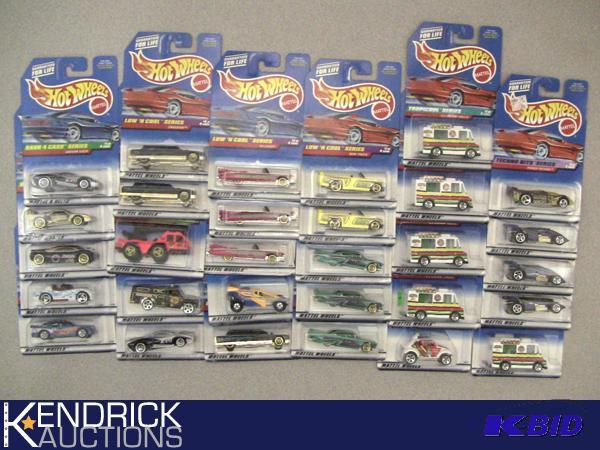 Lot of 30 - 1998 New Old Stock Carded Hot Wheels