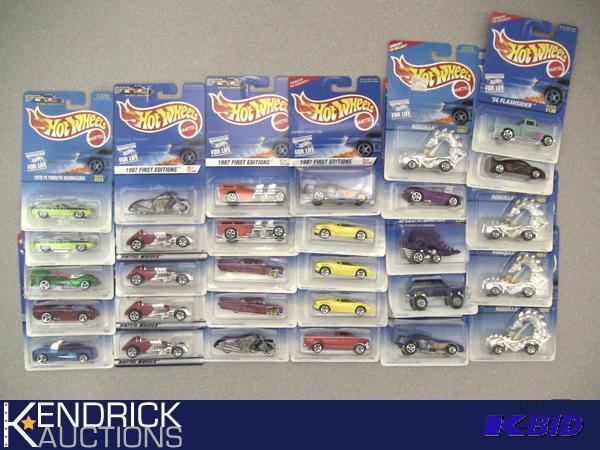 Lot of 30 - 1997 New Old Stock Carded Hot Wheels