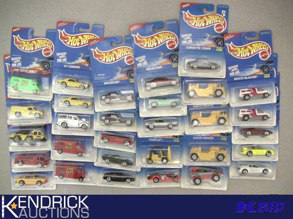 Lot of 30 - 1996 New Old Stock Carded Hot Wheels