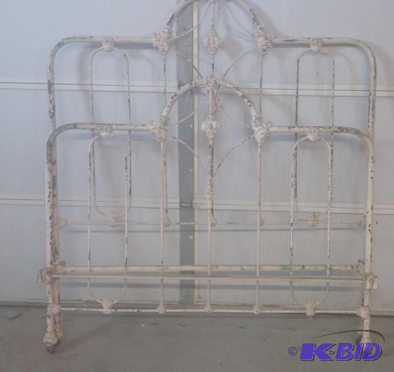 Vintage Full Size Bed Frame...