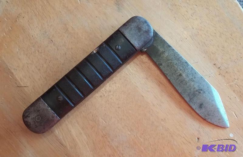 lot 13 image: Vintage 1940s WW II Colonial Prov. USA Air Fo...