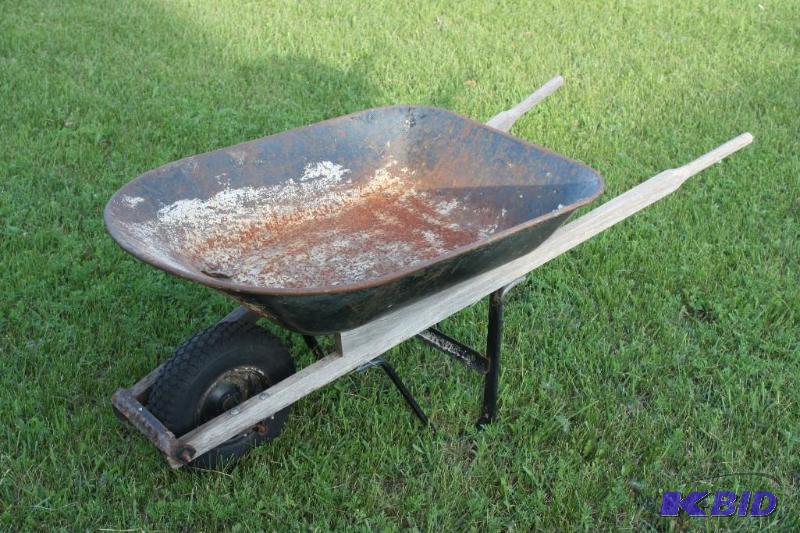 lot 19 image: 1 Black Wheel Barrow...