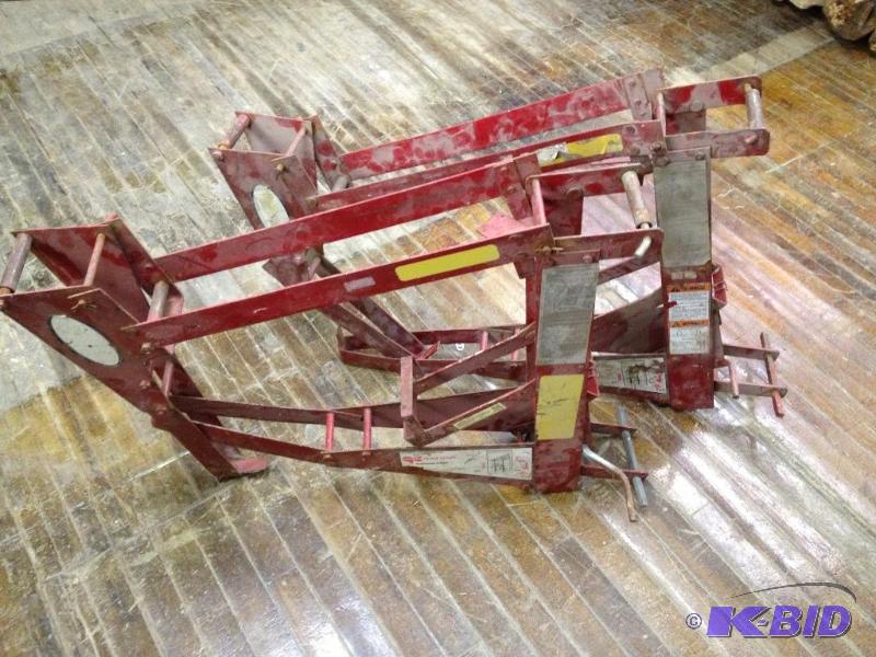 lot 70 image: Pair Qual Craft Scaffolding Systems