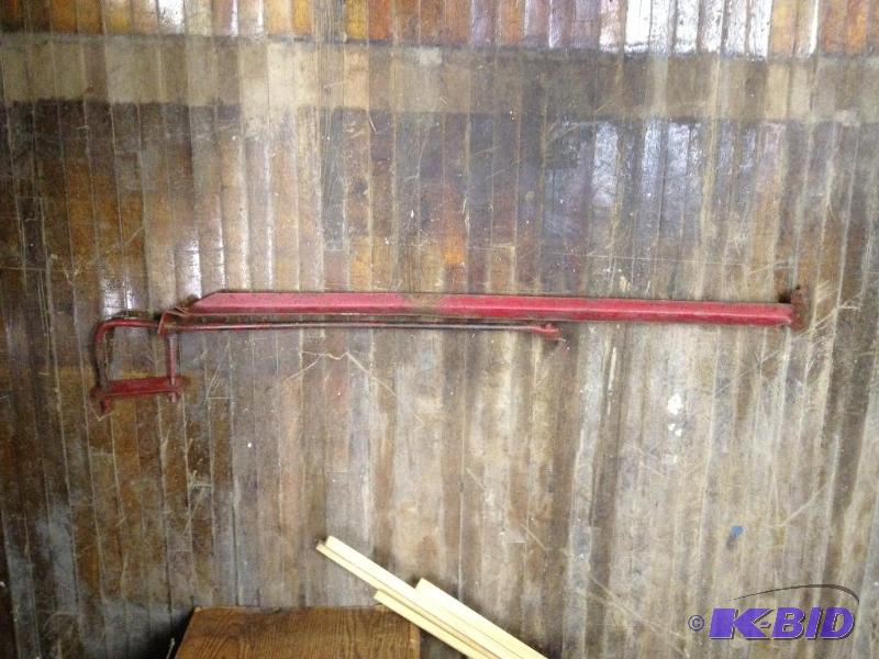 lot 73 image: Qual Craft Wall Anchor...