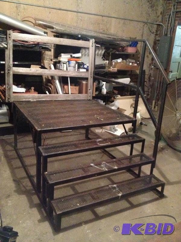lot 8 image: Metal Mobile Home Stairway  Porch