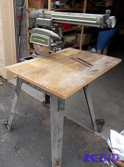 lot 11 image: Craftsman 10 Inch Radial Arm Saw...