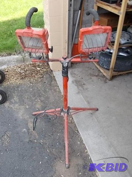 lot 5 image: Orange Halogen Double Work Light...