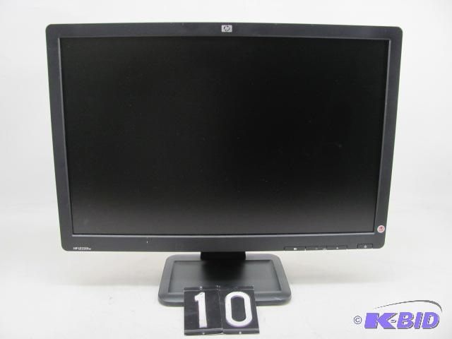 lot 10 image: HP LE2201w 22" LCD monitor. This unit is...