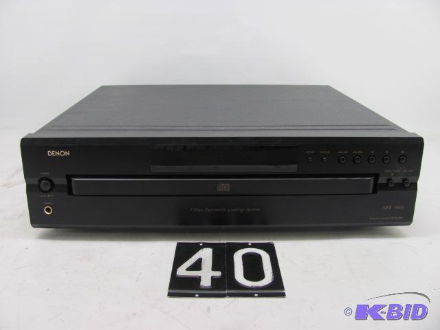 lot 40 image: Denon DCM-290 5 disk CD plater. This unit pow...