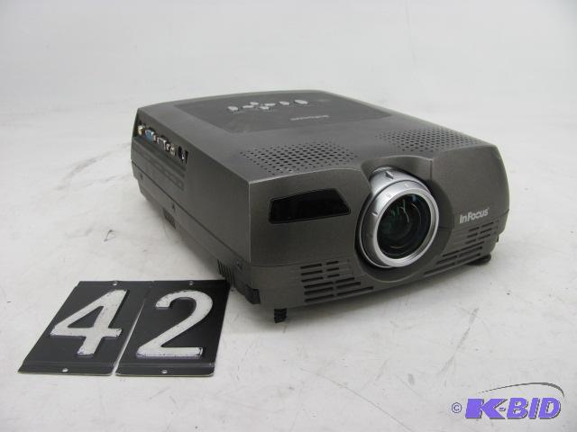 lot 42 image: Infocus LP280 LCD multi media projector. This...