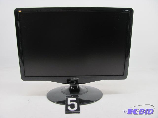 lot 5 image: Viewsonis VA1932wm 19" LCD monitor. This...