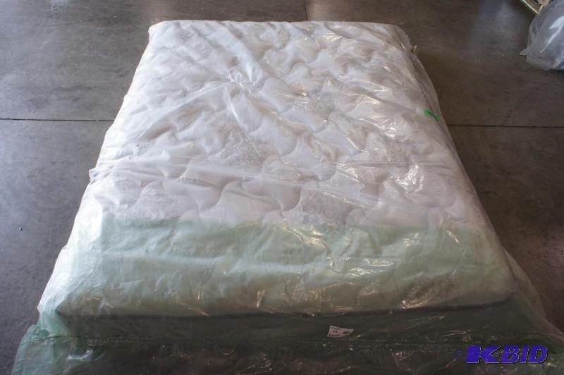 Sealy Sea Grove Euro Queen Mattress. MSRP $89...