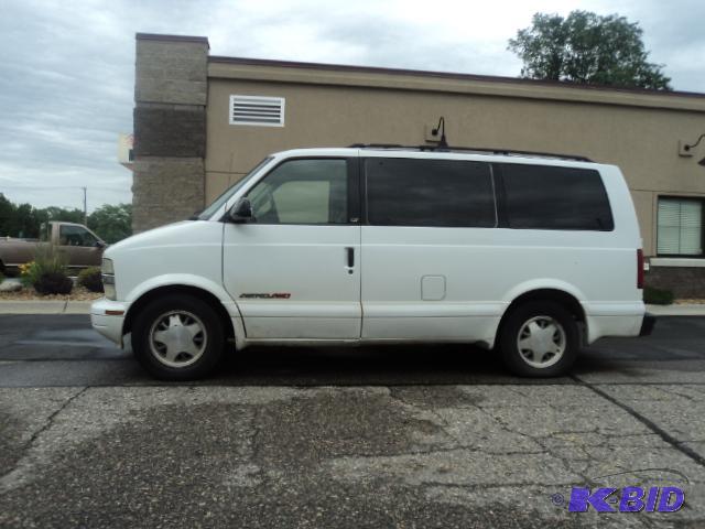 Year 2000 Make Chevrolet Model Astro Vehic...