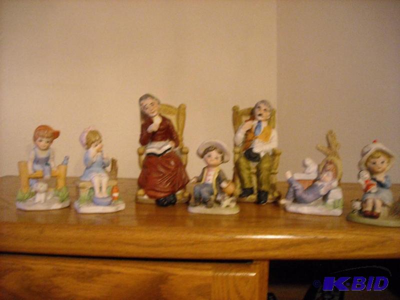 7 ceramic figurines, Easter basket, doll blan...