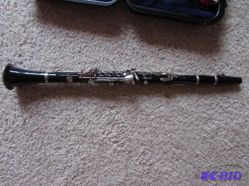 Selmer CL301 Student Line clarinet.