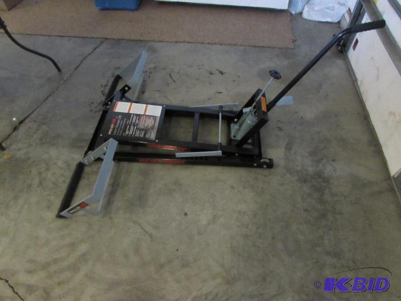 lawn mower lift, lifting heist 26 inches, 500 pounds