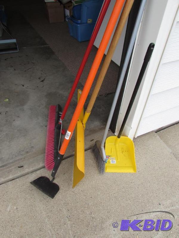 snow shovel, 2 brooms, dust pan, hoe, heavy snow shovel 30inch, 2 ft push broom