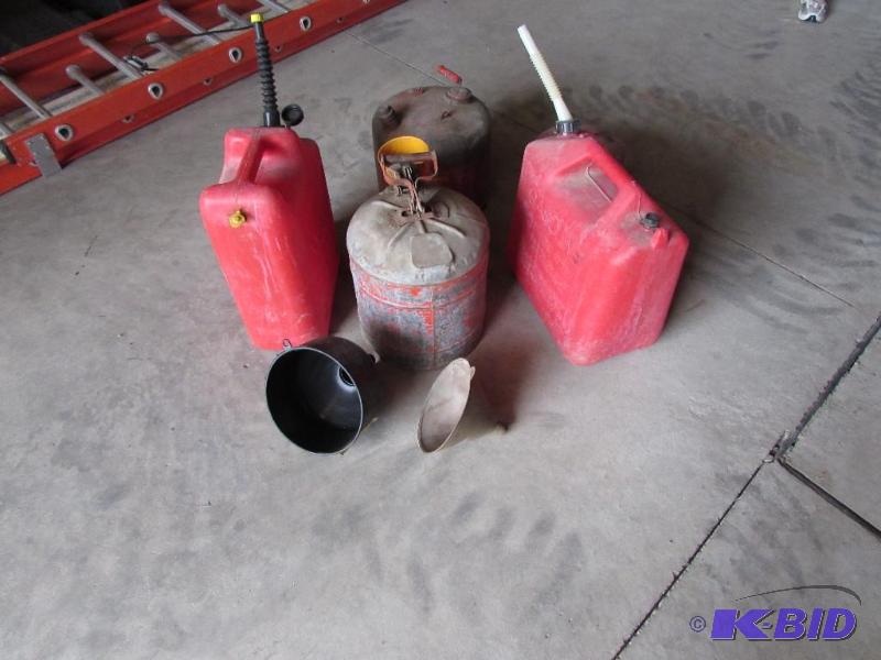 5 gas cans, 2 funnels