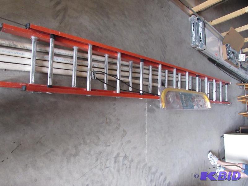 24 foot fiberglass extension ladder with stabilizer
