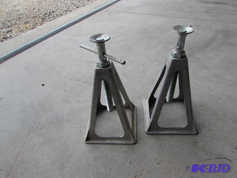 2 - leveling adjustable jacks for camper