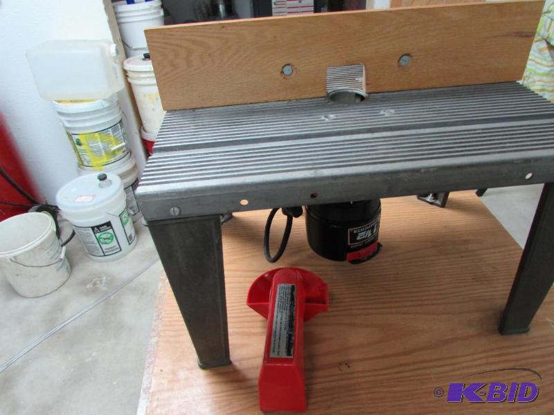1 12 hp Craftsman router with router table