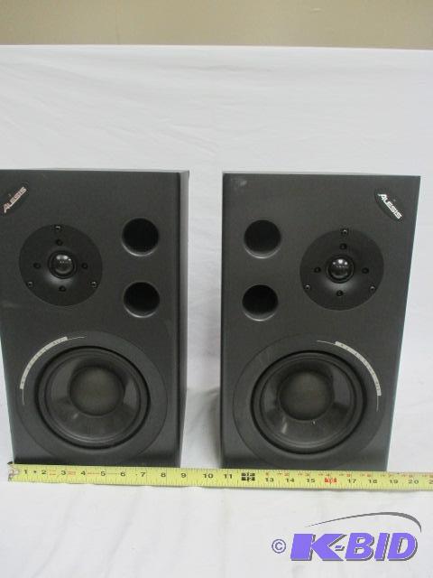 Alesis M1 active speakers with stands