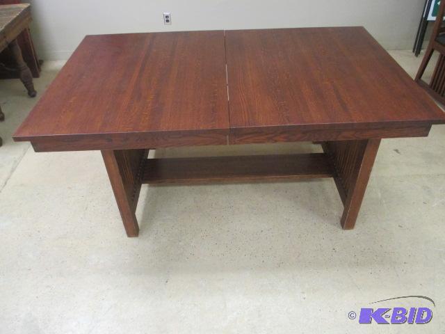 Mission style oak dinning table  with chairs
