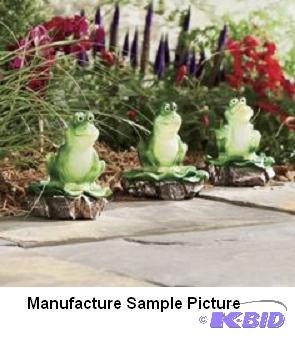 lot 95 image: Three Frog Solar Light Set - Retail $34.95 - ...