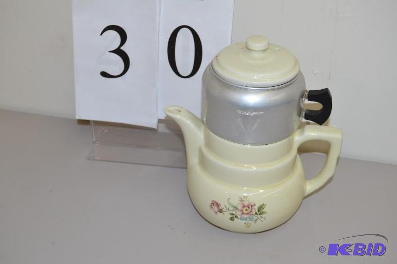 lot 30 image: Drip-O-Later coffee potserver